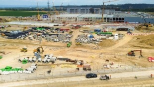 Die erste Stufe der Serverfarm in Kronstorf wird bereits errichtet.