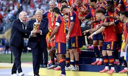 Die WM-Pläne von FIFA-Boss Gianni Infantino (li.) sorgen für Entsetzen.