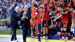 Die WM-Pläne von FIFA-Boss Gianni Infantino (li.) sorgen für Entsetzen.