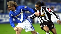 Markus Schopp im Brescia-Dress im Duell mit Juve-Legende Edgar Davids – in der Saison 2002/03