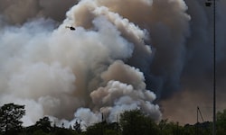 In Frankreich ist ein seltener Feuersturm aufgetreten, der nicht gelöscht werden kann.