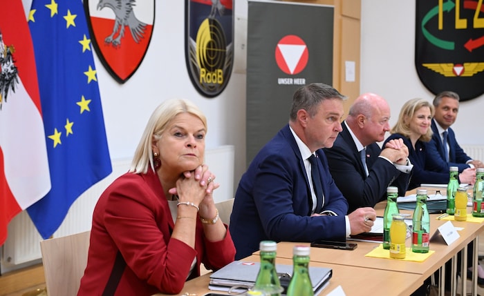 Tanner bei der Präsentation der Reform