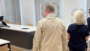 Markus Schütz Bruder und Schwester am Gericht in Linz – sie kamen und gingen gemeinsam.