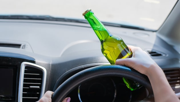 Trinken am Steuer ist nie eine gute Idee: Wir zeigen, wie Gerichte entschieden haben.
