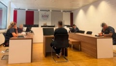Der Angeklagte gab den Diebstahl beim Prozess am Landesgericht Eisenstadt zu. Dass er Frauen ...