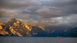 Nach den Gewittern kommt die Ruhe: In der Nacht klart der Himmel auf, die letzten Wolken ...