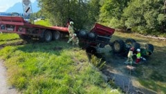 Einsatzkräfte an der Unglücksstelle