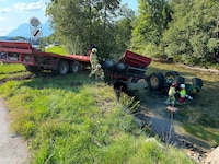 Einsatzkräfte an der Unglücksstelle