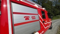 Donnerstagmittag musste die Feuerwehr Schwechat zu einem Vollbrand bei einem Einfamilienhaus ...