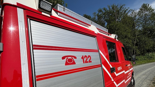 Donnerstagmittag musste die Feuerwehr Schwechat zu einem Vollbrand bei einem Einfamilienhaus ...