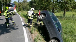 Erst wollte er überholen, dann wollte er ausweichen – beides ging schief. Die Fahrt endete für ...