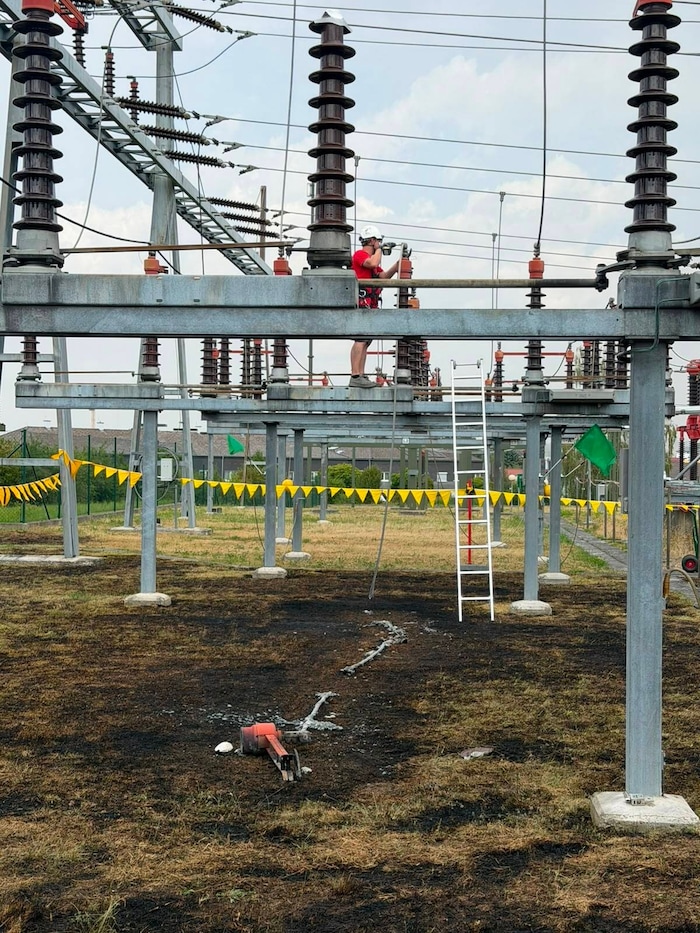 Ein Gebrechen des Isolators (Bildmitte) sorgte für den Stromausfall.