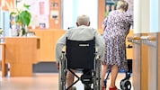 Wie sieht es mit Hitzebelastung in heimischen Pflegeheimen aus? Silvia Moser von den Grünen übt ...