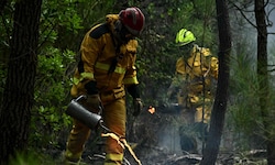 Feuerwehrleute in Le Porge