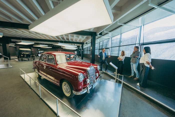 Auf der Kaiser-Franz-Josefs-Höhe unterhalb des Großglockners feiert Mercedes-Benz mit seiner ...