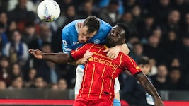 Lameck Banda! (vorne) will nicht mehr für Lecce spielen.