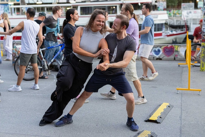 Julia und Sascha schwingen das Tanzbein