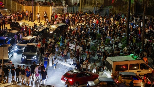 Rund 49.000 Menschen sollen in die spanische Exklave Ceuta geströmt sein. Hunderte Migranten ...