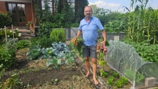 Reiner Siegele ist mit der Natur eng verbunden – das sieht man auch an seinem naturnahen Garten.