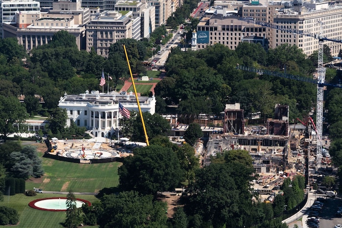 Bagger und Baumaschinen auf dem South Lawn: Die Arbeiten am neuen Ballsaal und ...