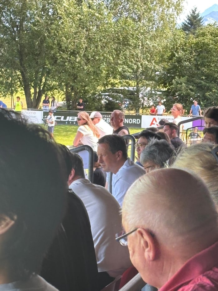 Schmidt beim Besuch des Testspiels von Red Bull Salzburg in Anif.