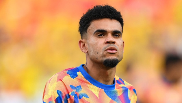 Luis Diaz stattete einem Pokal-Match seines Ex-Vereins Junior FC einen Besuch ab.
