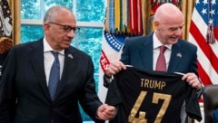 Carlos Codeiro (links) hat kein Verständnis für die Pläne von FIFA-Boss Gianni Infantino.
