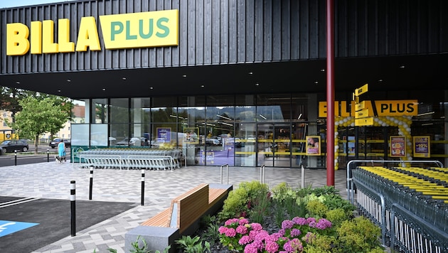 Billa Plus hat im Linzer Pro-Kaufhaus kürzlich seine größte Filiale in OÖ eröffnet.