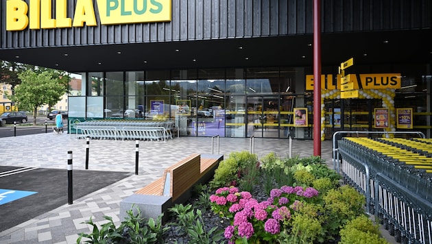 Billa Plus hat im Linzer Pro-Kaufhaus kürzlich seine größte Filiale in OÖ eröffnet.