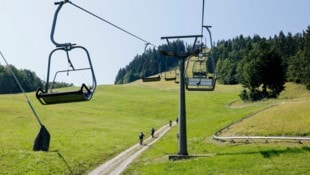 Markus Tschepp Der Sessellift soll künftig nur noch im Sommer fahren. Skifahrer müssen sich mit dem Schlepper ...