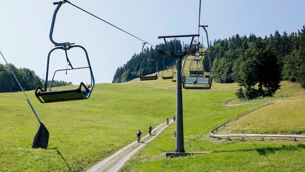 Der Sessellift soll künftig nur noch im Sommer fahren. Skifahrer müssen sich mit dem Schlepper ...