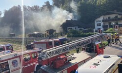 Das durch kuriosen Grund ausgelöste Feuer raubte Daniel, seiner Sandra und den Kindern das ...