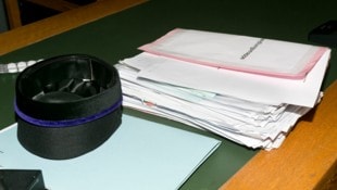 Dass die Angeklagte nun für vier Jahre ins Gefängnis muss, lag auch an der langen Liste ihrer ...