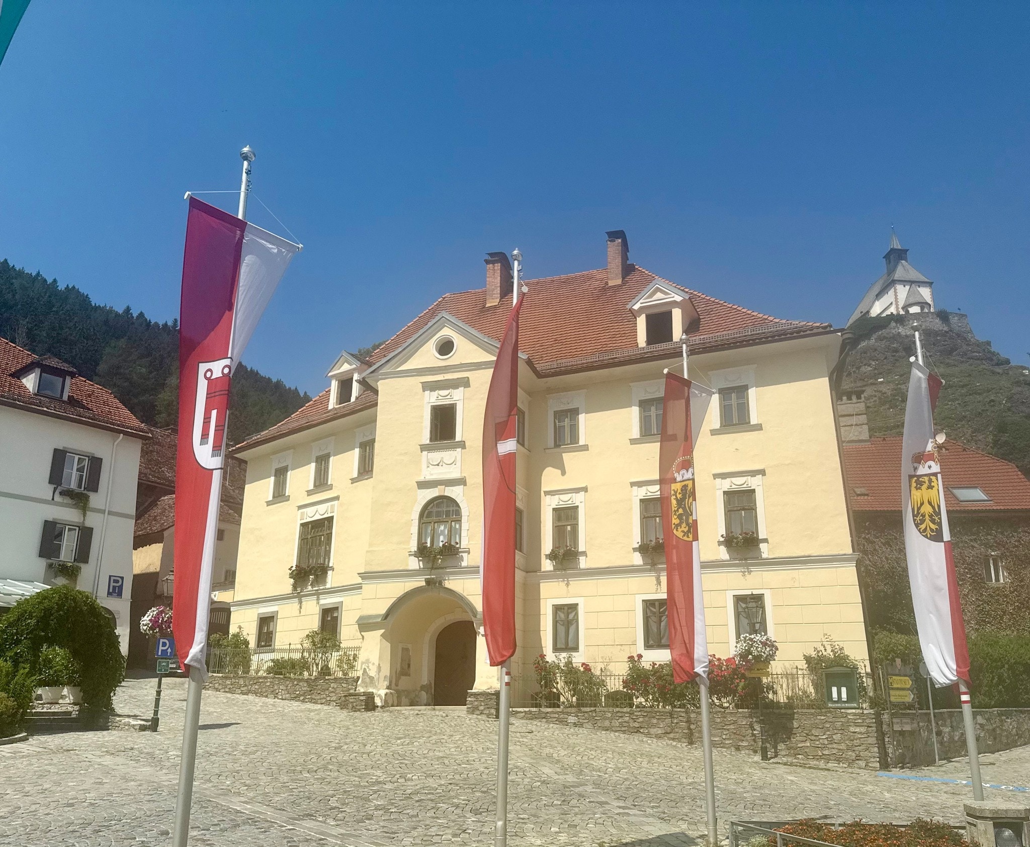 Seit 1215 ist Friesach Stadt, hat alte und neue Burgen und Mittelalter-Flair.