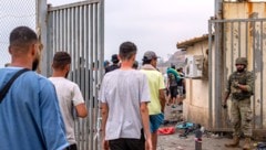 So schnell sie gekommen waren, gingen sie wieder. Was bleibt, sind große Fragezeichen.