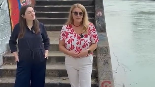 Ulrike Königsberger-Ludwig (re.) philosphiert am Donaukanal.