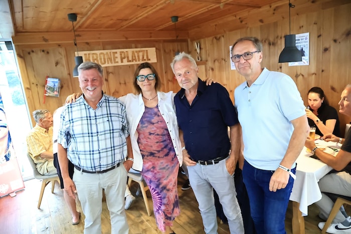 Hannes Kerschdorfer, Renate Götzendorfer, Anton Steiner und Erich Trinkl (von links) feierten ...