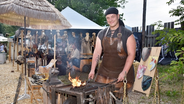 Der Mittelaltermarkt lädt zum Schauen und Staunen ein.
