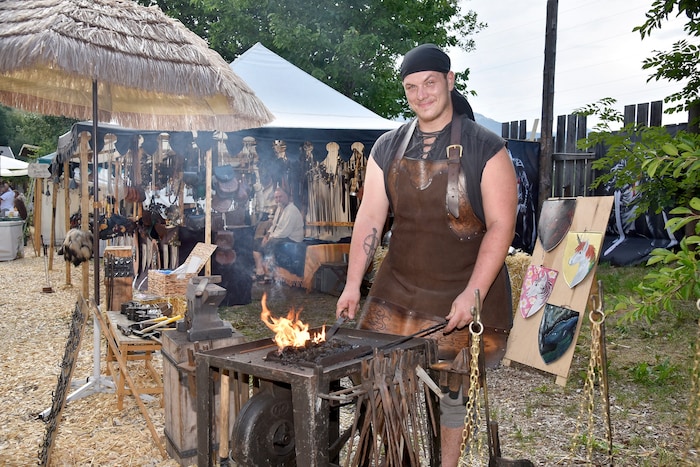 Handwerks- kunst ist am Marktgelände zu finden.