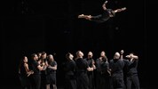 Das Collectiv XY zeigt grandiose Akrobatik, gepaart mit poetischen Choreografien.