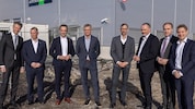 Doskozil (3. v. re.) und Wirtschaftslandesrat Leonhard Schneemann (2. v. re.) seit Jahren mit ...