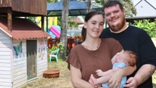 Glückliches Ende einer einmonatigen Behörden-Odyssee: Kathi und James endlich wieder daheim bei ...
