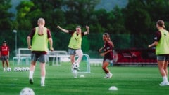 Magdalena Schwarz (in rot) verletzte sich im Abschlusstraining.