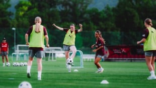 Magdalena Schwarz (in rot) verletzte sich im Abschlusstraining.
