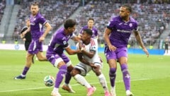 Beim 1:0 war Madrid-Ass Endrick (Mi.) für die Italiener nicht zu halten.