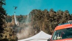19 Feuerwehren, zahlreiche Landwirte und ein Polizeihubschrauber halfen zusammen, um die Flammen ...