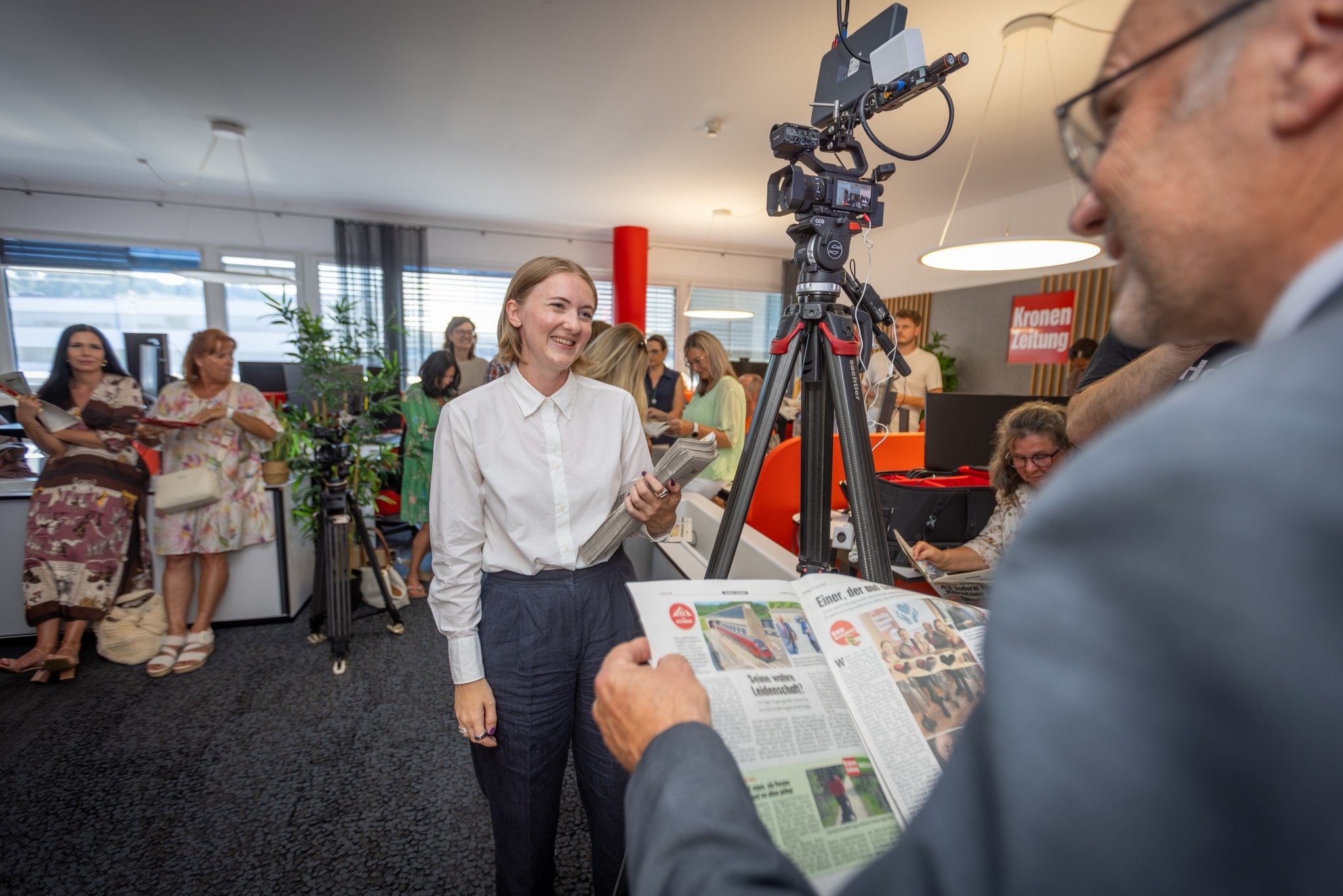 Das Team rund um Neo-Chefin Clara Milena Steiner überraschte Hannes Mößlacher mit einer ...