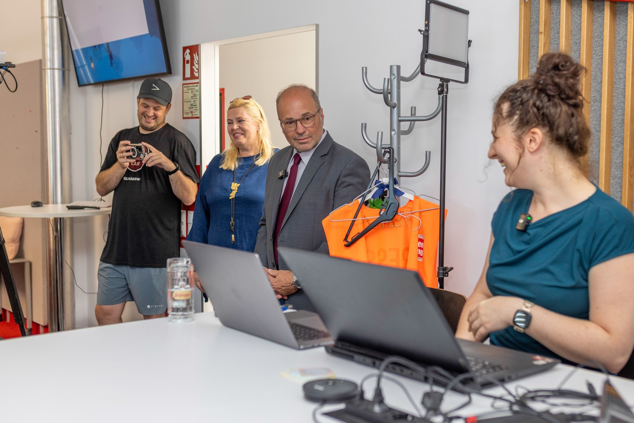 Tochter Julia Mößlacher ließ das bewegte Leben ihres Vaters – mit Fotobeweisen – Revue ...