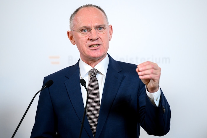 Innenminister Karner macht Druck