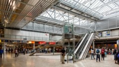 Der Nürnberger Flughafen: Vor einem Check-in-Schalter fand eine Massenschlägerei statt. ...